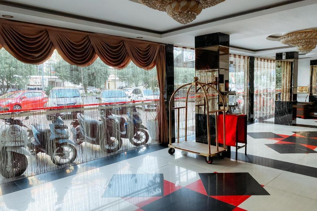 Lucky Star Hotel Nagoya Bagian luar foto