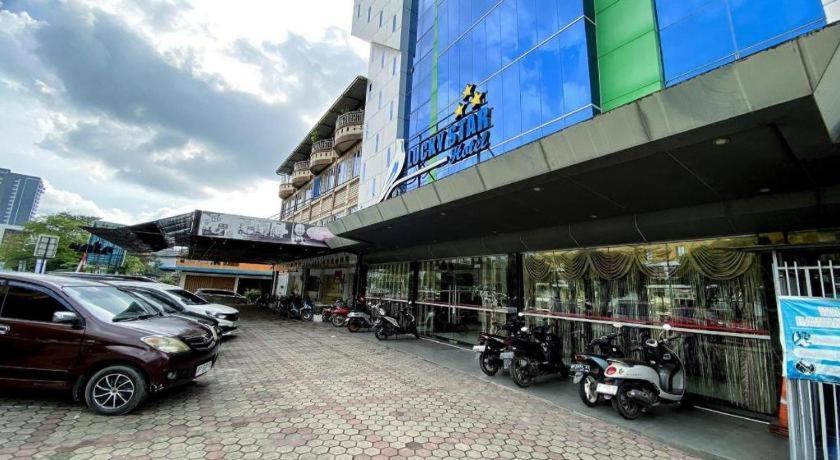 Lucky Star Hotel Nagoya Bagian luar foto