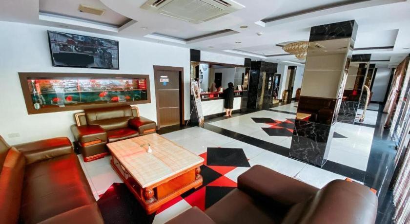 Lucky Star Hotel Nagoya Bagian luar foto