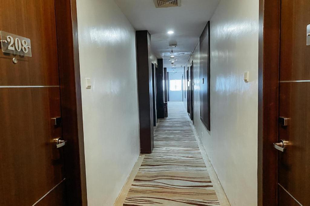 Lucky Star Hotel Nagoya Bagian luar foto